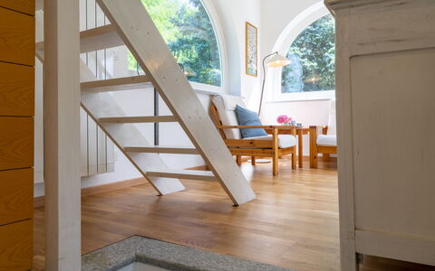 Di Sara: Escaliers, Propriété, Pièce, Maison, Bâtiment, Domicile, Sol, Daylighting, Immobilier, Design Intérieur