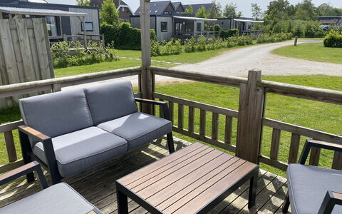 Natuurlijk de Veenhoop: Meubles, Table, Plante, Ciel, Canapé, Vert, Bâtiment, Bois, Arbre, Mobilier De Jardin