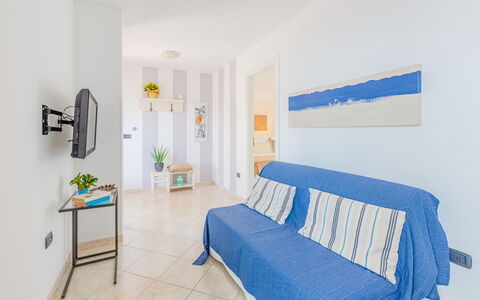 Villa Pantanagianni Beach: Propriété, Meubles, Bâtiment, Bleu Azur, Maison, Confort, Design Intérieur, Architecture, Bois, Salon