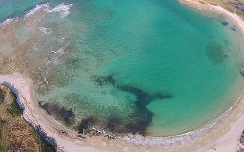 Villa Pantanagianni Beach: L'Eau, Ressources En Eau, Bleu Azur, Paysage Naturel, Lac, Plage, Cotiers Et Relief Océaniques, Cours D'Eau, Biome