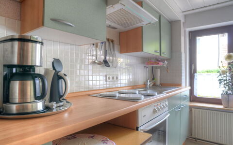 Schwalenberg 170: Plante, Comptoir, Propriété, Evier, Cabinetry, Évier, Plante D'Appartement, Appareil De Cuisine, Fenêtre, Cuisinière