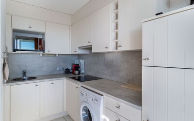 Le Sunset Cap Sud 905.14: Cabinetry, Propriété, Evier, Comptoir, Évier, Appareil De Cuisine, Cuisinière, Cuisine, Électroménager, Robinet