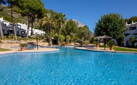 Los Lagos: Piscine, Propriété, Recours, Immobilier, Loisir, Biens, L'Eau, Vacances, Ville Resort, Maison