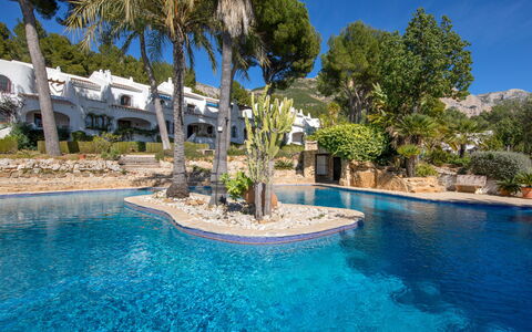 Los Lagos: Piscine, Propriété, Immobilier, Vacances, Recours, Bleu Azur, Biens, L'Eau, Arbre, Loisir