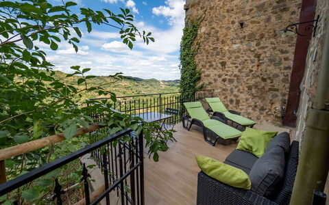 La Suite del Benessere: Nuage, Ciel, Plante, Bois, Mobilier De Jardin, Clôture, Ombre, Chalet, Herbe, Loisir