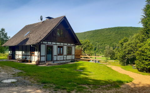 Haus am Fluss: Ciel, Plante, Bâtiment, Fenêtre, Écorégion, Arbre, Montagne, Paysage Naturel, Montagnes, Bois