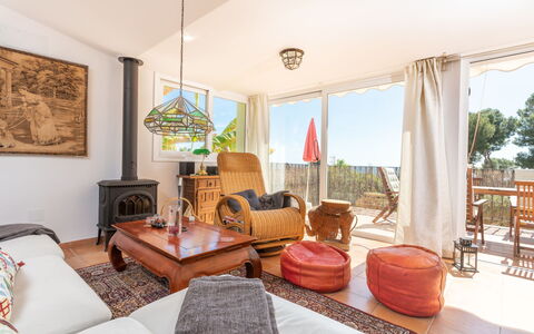 Granado: Propriété, Pièce, Meubles, Design Intérieur, Salon, Maison, Bâtiment, Immobilier, Jaune, Domicile