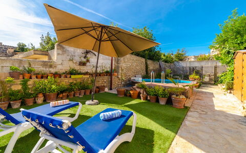 Can Canto: Piscine, Meubles, Mobilier De Jardin, Recours, Pot De Fleur, Chaise, Eco Hôtel, Patio, Balancelle, Plante D'Appartement