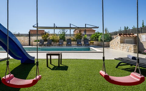 Carmen: Piscine, Mobilier De Jardin, Meubles, Recours, Composite, Ombre, Loisir, Chaise, Aménagement Paysager, Eco Hôtel