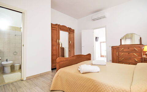 Sinago: Sol, Design Intérieur, Appartement, Meubles, Sol, Porte, Chambre, Pièce, Lit, Plafond