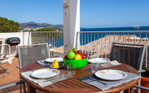 El Niu: Propriété, Pièce, Vacances, Balcon, Meubles, Bleu Azur, Table, Maison, Bâtiment, Immobilier