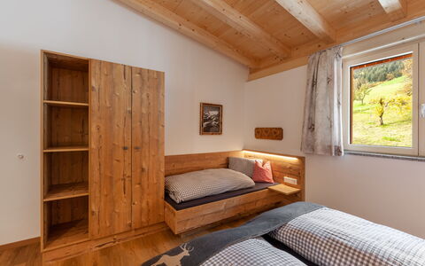 Chalet Spatn: Pièce, Meubles, Chambre, Propriété, Plafond, Lit, Parquet, Design Intérieur, Cadre De Lit, Dur