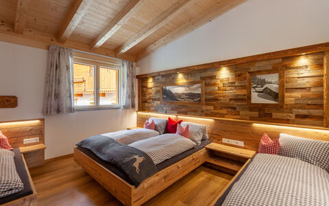 Chalet Spatn: Bâtiment, Meubles, Propriété, Confort, Cadre, Bois, Lit, Cadre De Lit, Éclairage, Design Intérieur