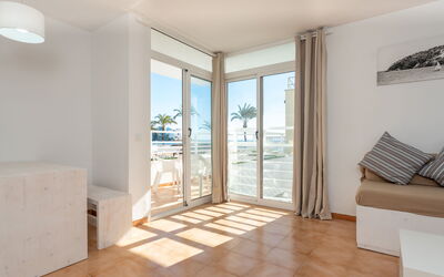 Logement:&nbsp;Neighbours Beach 100.10