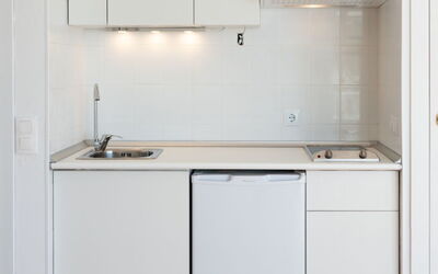 Logement:&nbsp;Neighbours Beach 100.5