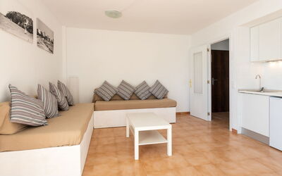 Logement:&nbsp;Neighbours Beach 100.11