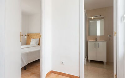 Logement:&nbsp;Neighbours Beach 100.5