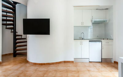 Logement:&nbsp;Neighbours Beach 100.6