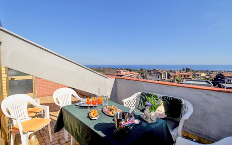 New Etna View: Propriété, Ciel, Pièce, Immobilier, Maison, Appartement, Toit, Bâtiment, Vacances, Architecture