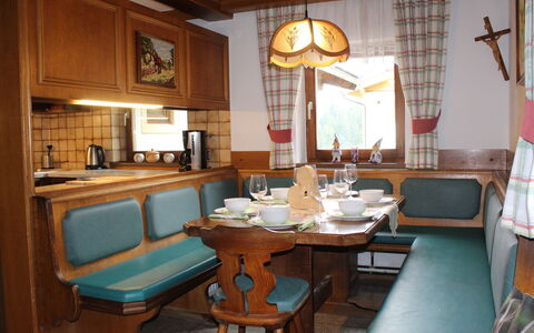 Umbichl: Pièce, Meubles, Propriété, Bâtiment, Design Intérieur, Salle À Manger, Table, Maison, Domicile, Immobilier