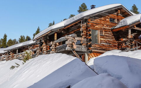 Sallanhelmi E2: Chalet, Maison, Domicile, Batiments Jardin, Siding, Cabane En Rondins, Ferme, Biens, Cabanon, Cour