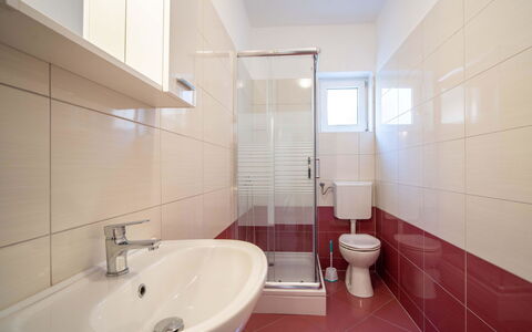 Senj 112: Marron, Luminaire Plomberie, Robinet, Évier, Propriété, Bâtiment, Lavabo, Salle De Bains, Bois