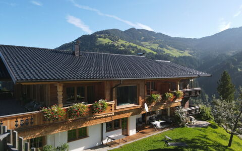 Auffach 651: Plante, Ciel, Bâtiment, Montagne, Fenêtre, Arbre, Maison, Nuage, Paysage Naturel, Pente
