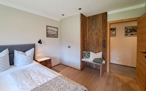 Auffach 651: Lit, Meubles, Design Intérieur, Chambre, Sol, Mur, Sol, Bois, Drap De Lit, Literie