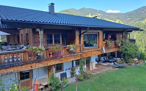 Auffach 651: Chalet, Eco Hôtel, Biens, Ombre, Balcon, Recours, Cour, Plante D'Appartement, Chaise, Hacienda