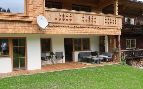 Auffach 651: Propriété, Maison, Bâtiment, Domicile, Immobilier, Herbe, Architecture, Biens, Arrière-Cour, Porche