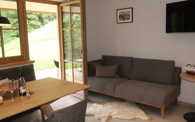 Chalet Edelweiß 651.1: Pièce, Meubles, Propriété, Salon, Bâtiment, Design Intérieur, Table, Maison, Sol, Immobilier