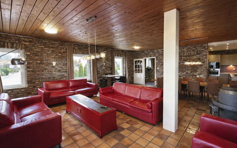 Bungalowpark Landsrade: Bois, Plafond, Sol, Sol, Design Intérieur, Meubles, Pièce, Canapé, Brique, Salon