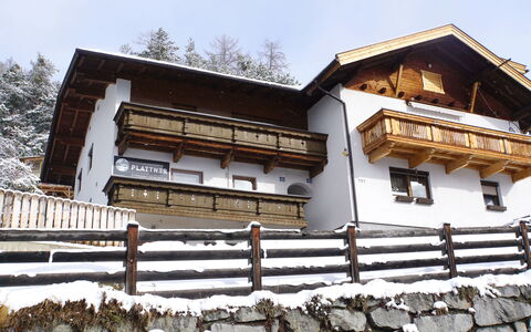Plattner: Ciel, Bâtiment, Bois, Neige, Fenêtre, Maison, Escaliers, Chalet, Clôture, Arbre