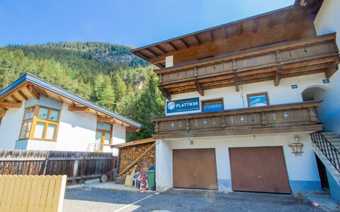 Plattner: Ciel, Propriété, Bâtiment, Bleu, Bleu Azur, Fenêtre, Montagne, Loisir, Mur