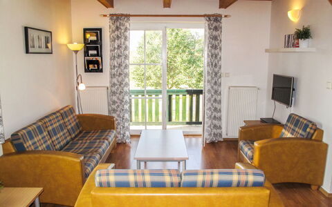 Holiday Hill 28: Pièce, Salon, Propriété, Bâtiment, Meubles, Design Intérieur, Jaune, Maison, Immobilier, Table