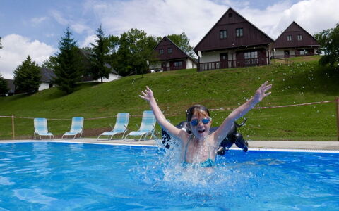 Holiday Hill 28: Zone Résidentielle, Appartement, Biens, Recours, Manoir, Balcon, Villa, Piscine