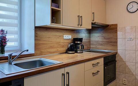 Holiday Hill 32: Comptoir, Cabinetry, Appareil De Cuisine, Cuisine, Bois, Sol, Meubles, Design Intérieur, Principaux Appliance, Électroménager