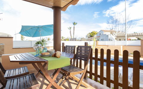 Lorena: Propriété, Bâtiment, Immobilier, Pièce, Maison, Meubles, Domicile, Porche, Appartement, Design Intérieur