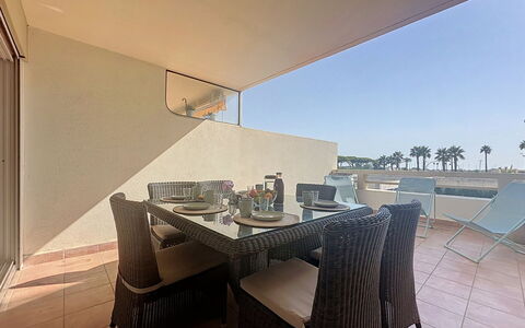 Port Camargue 205: Ombre, Chaise, Balcon, Mobilier De Jardin, Hôtel