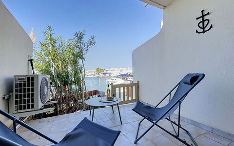 Port Camargue 205: Meubles, Appartement, Chaise, Ombre, Balcon, Mobilier De Jardin, Navire, Bateau, Recours, Marina
