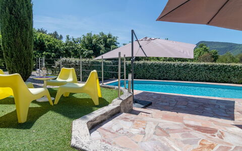 Bois D'Astros: Ciel, Propriété, L'Eau, Plante, Ombre, Mobilier De Jardin, Bâtiment, Lot Terre, Arbre, Piscine
