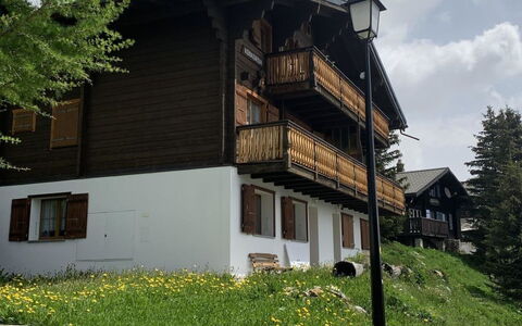 Konkordia 1 Eg Süd: Plante, Ciel, Nuage, Bâtiment, Arbre, Bois, Lot Terre, Fenêtre, Zone Résidentielle, Loisir