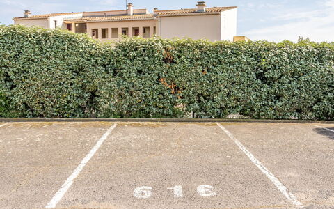 Hameau de Pech i: Ciel, Plante, Bâtiment, Jour, Propriété, Arbre, Design Urbain, Quartier, Zone Résidentielle, Suppression Des Plantes Ligneuses