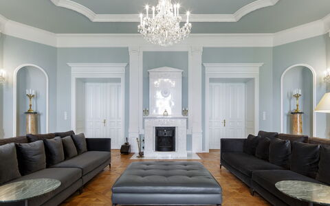 Manowce Palace: Design Intérieur, Sol, Sol, Mur, Meubles, Plafond, Salon, Canapé, Éclairage, Domicile