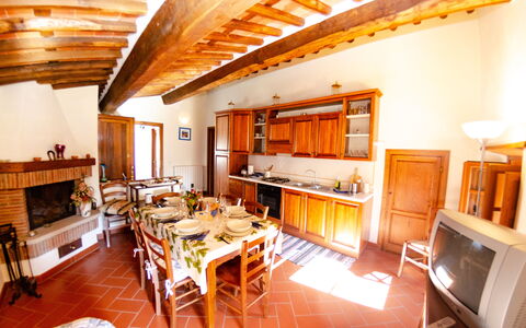 Orto Degli Olivi Proprietà: Propriété, Pièce, Bâtiment, Design Intérieur, Maison, Meubles, Faisceau, Immobilier, Salon, Grenier
