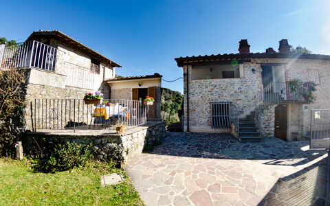 Orto Degli Olivi Proprietà: Propriété, Maison, Bâtiment, Domicile, Ville, Immobilier, Ciel, Zone Rurale, Architecture, Zone Résidentielle