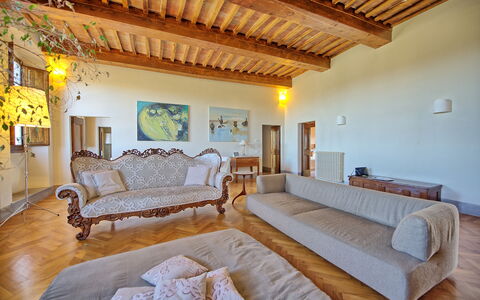 Palazzo Del Capitano: Propriété, Pièce, Meubles, Bâtiment, Design Intérieur, Immobilier, Maison, Salon, Domicile, Chambre