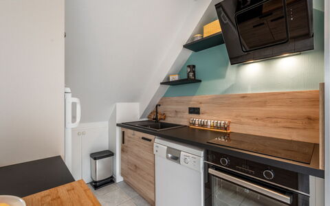 Quiberon 123: Cabinetry, Bâtiment, Propriété, Meubles, Comptoir, Tiroir, Bois, Design Intérieur, Cuisine, Sol