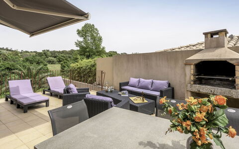 Muratello: Fleur, Meubles, Propriété, Bâtiment, Ciel, Plante, Pot De Fleur, Design Intérieur, Salon, Mobilier De Jardin