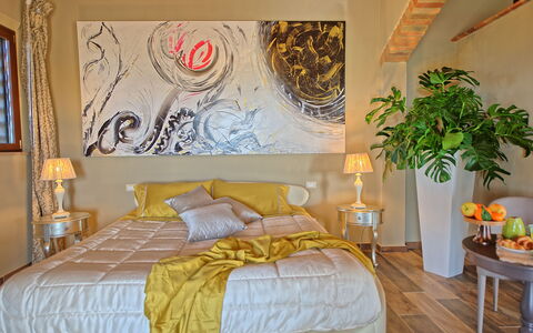Villa Massimiliano: Chambre, Lit, Pièce, Meubles, Propriété, Mur, Design Intérieur, Cadre De Lit, Drap De Lit, Literie
